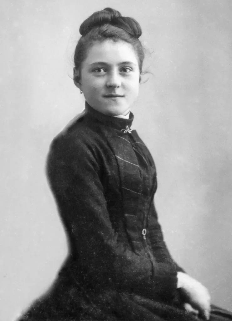 Portraitfoto der hl. Theresia vom Kinde Jesu als Jugendliche (1885, vor ihrem Klostereintritt)